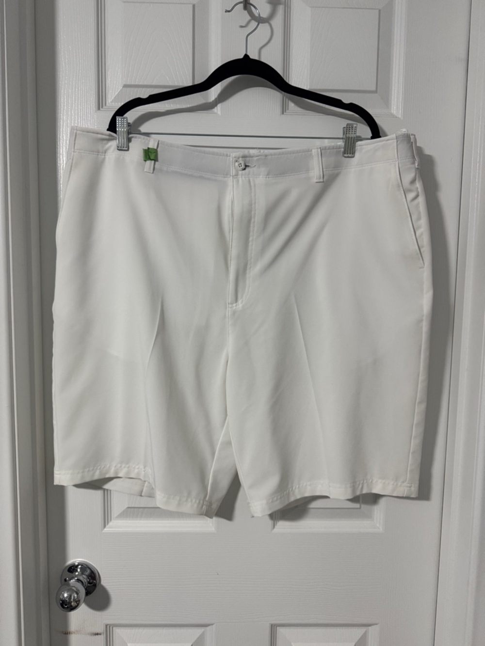 Hogan White Men's Flat-Front Golf Shorts